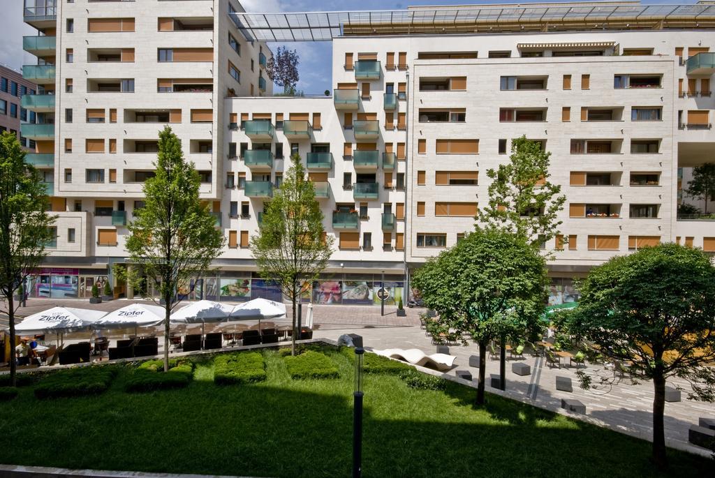 Corvin Lux Aparthotel Budapest Exterior photo